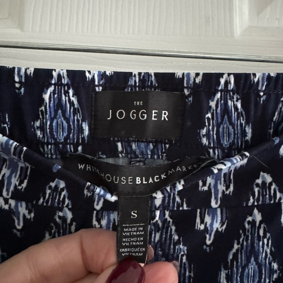 Comfy, Stretchy WHBM Jogger pants size S Like New - Picture 3 of 6